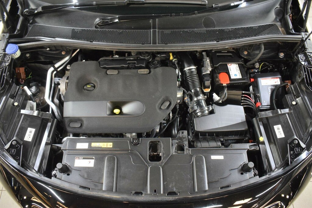 Peugeot 3008 2.0 Bluehdi Gt Eat Euro 6 Ss LT69YNF Black #4