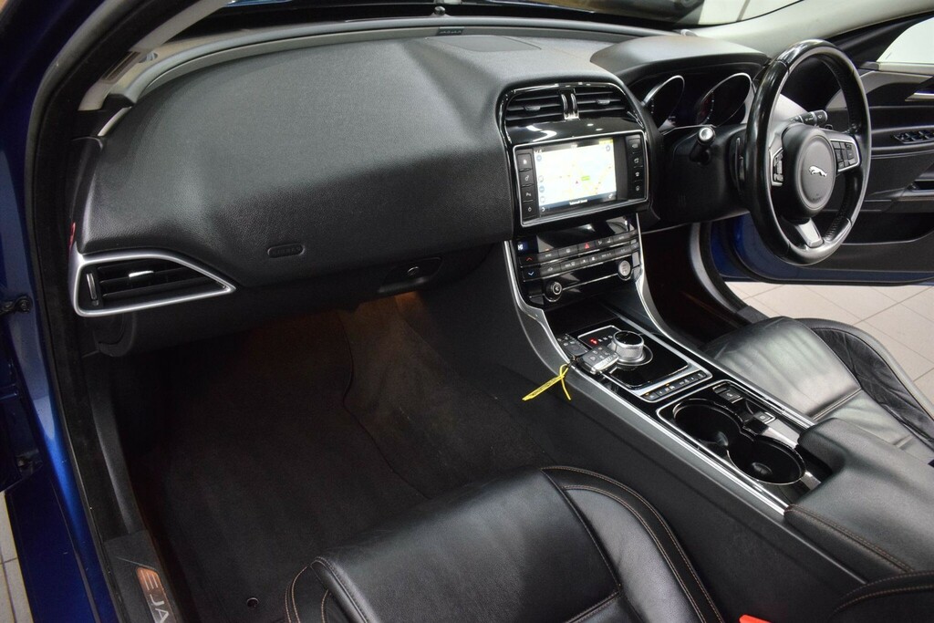 Jaguar XE 2.0D Prestige Euro 6 Ss NV16CZS Blue #3