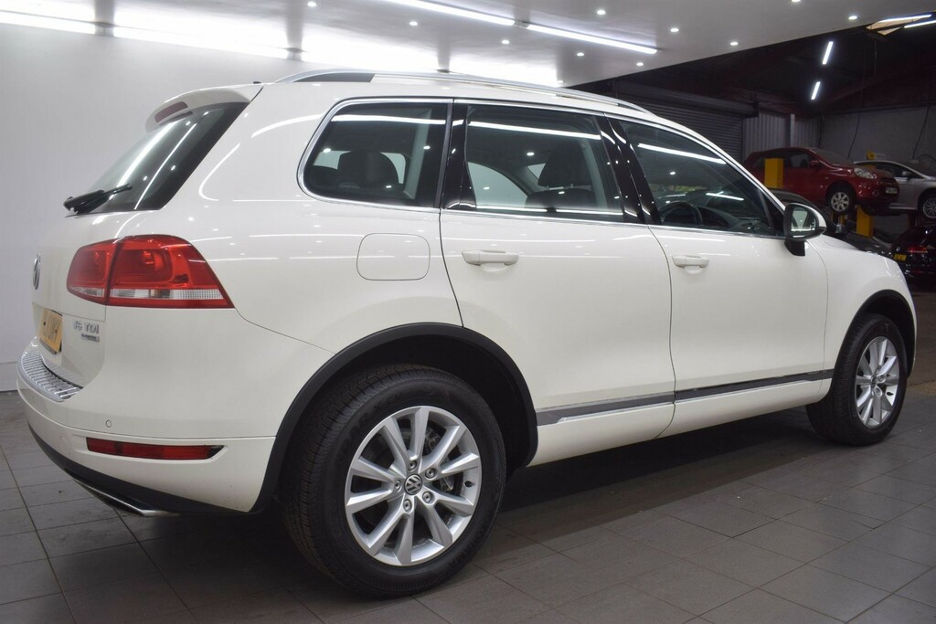 Volkswagen Touareg 3.0 Tdi V6 Se Tiptronic 4Wd Euro 5 Ss White #2