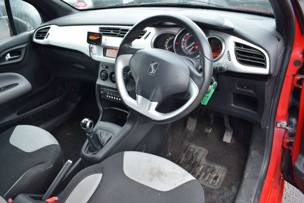 Citroen DS3 1.4 Vti 16V Dsign Euro 5 Red #3
