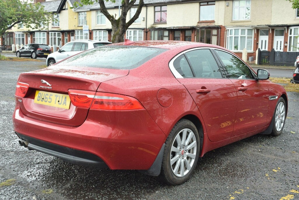 Jaguar XE 2.0D Se Euro 6 Ss Red #2