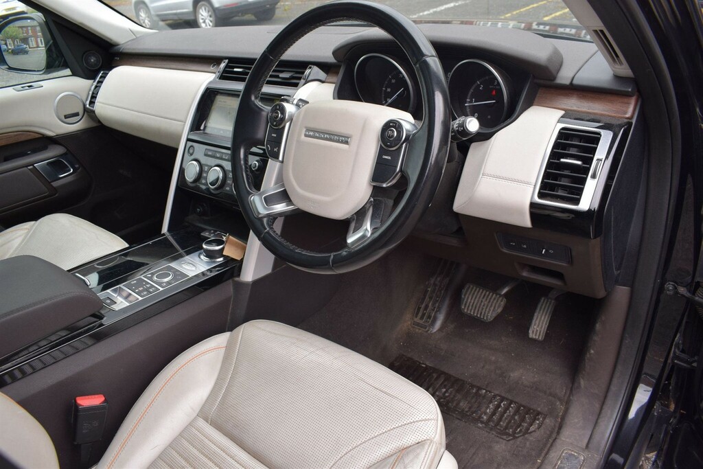 Land Rover Discovery 2.0 Sd4 Hse 4Wd Euro 6 Ss PE17VRK Black #3