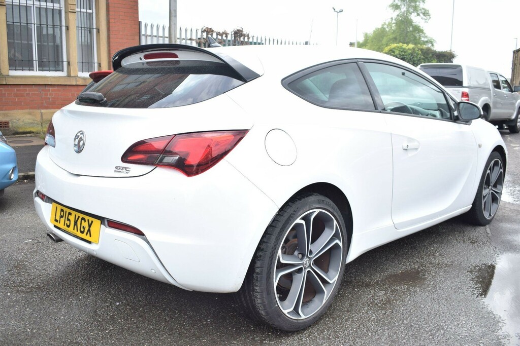 Vauxhall Astra GTC 1.4T Limited Edition Euro 5 Ss White #2