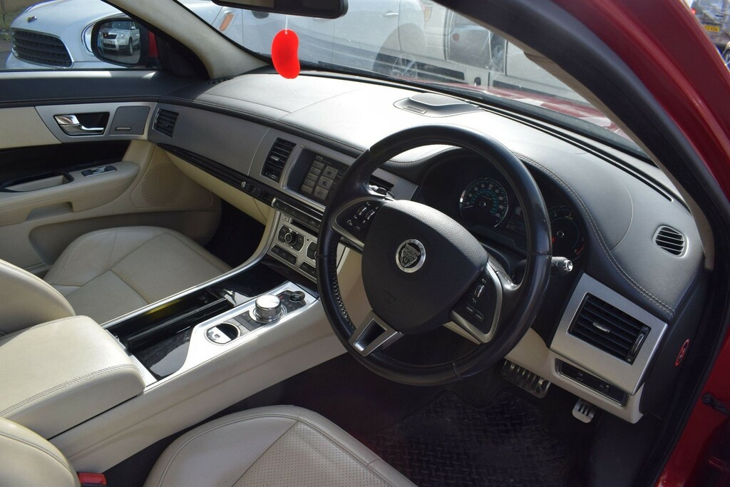 Jaguar XF 3.0D S V6 Portfolio Euro 5 Ss H8YUR Red #3