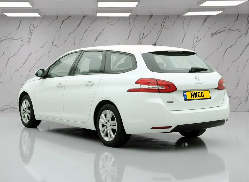 Peugeot 308 SW 1.2L Active White #3