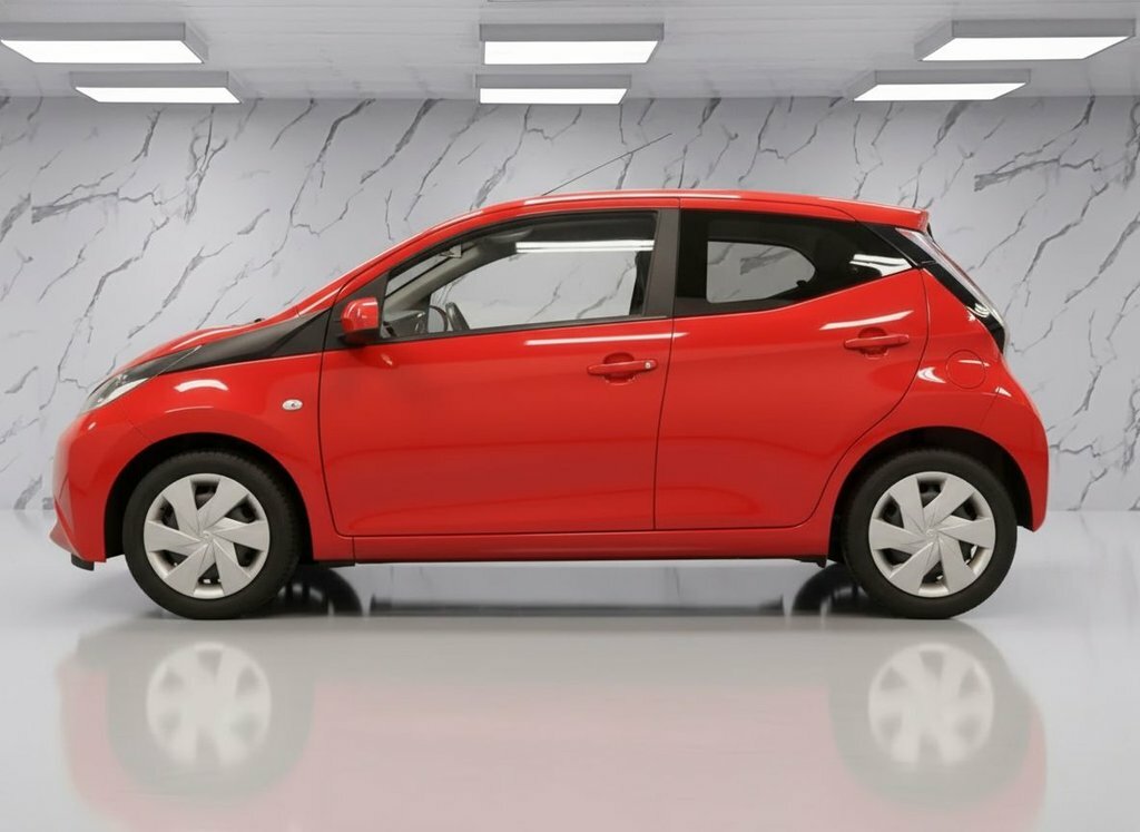Toyota Aygo 1L X-play GJ67PXY Red #5