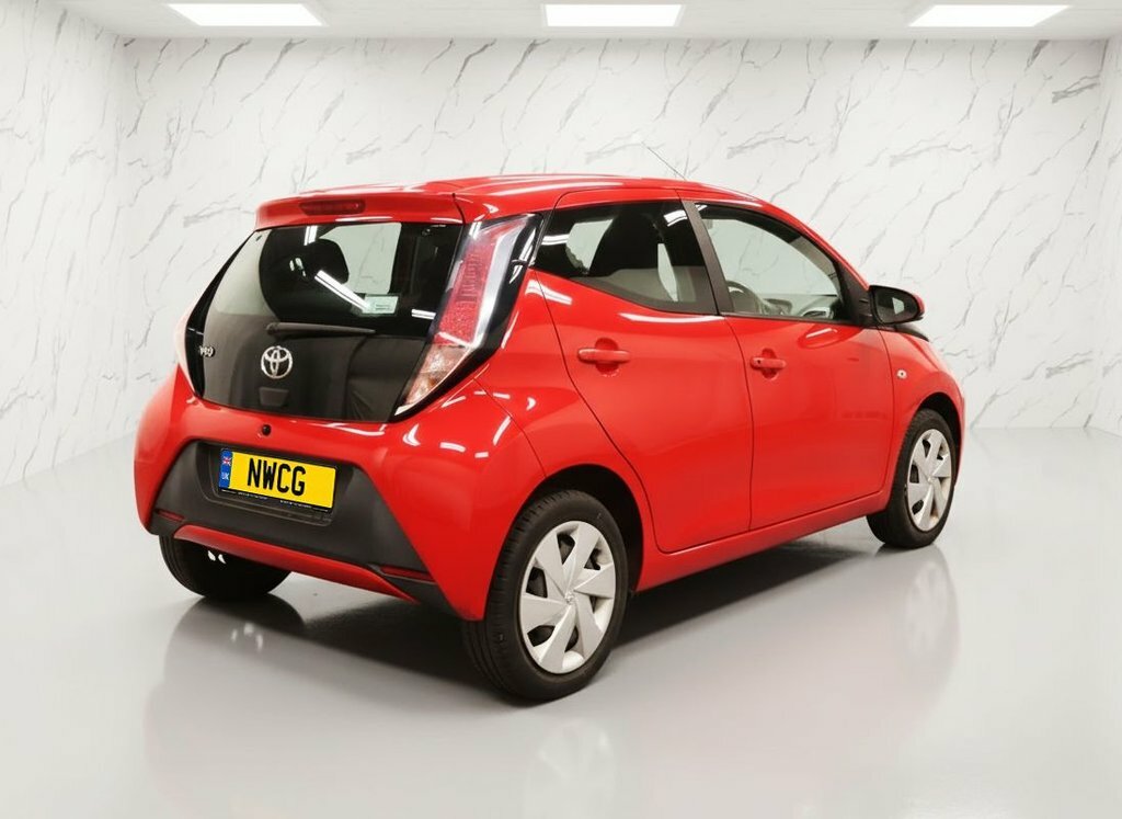 Toyota Aygo 1L X-play GJ67PXY Red #4