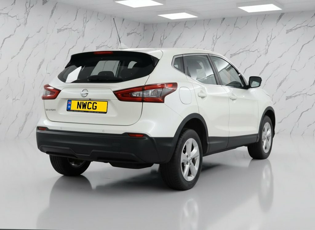Nissan Qashqai 1.5L Acenta Premium CSZ5841 White #4