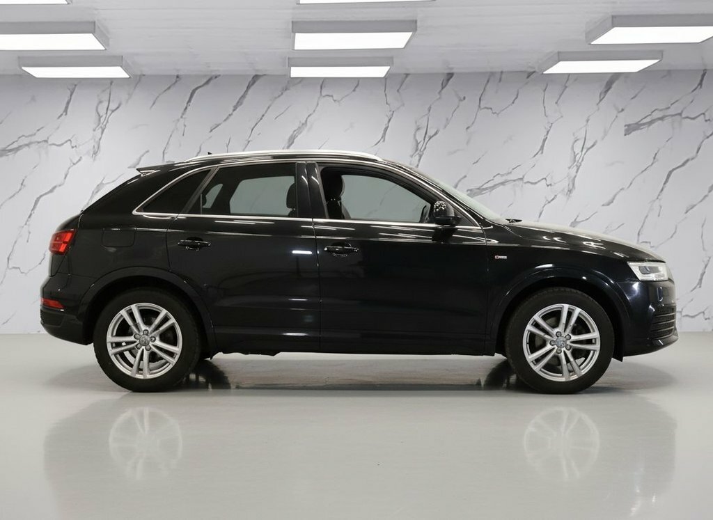 Audi Q3 1.4L S Line Black #5