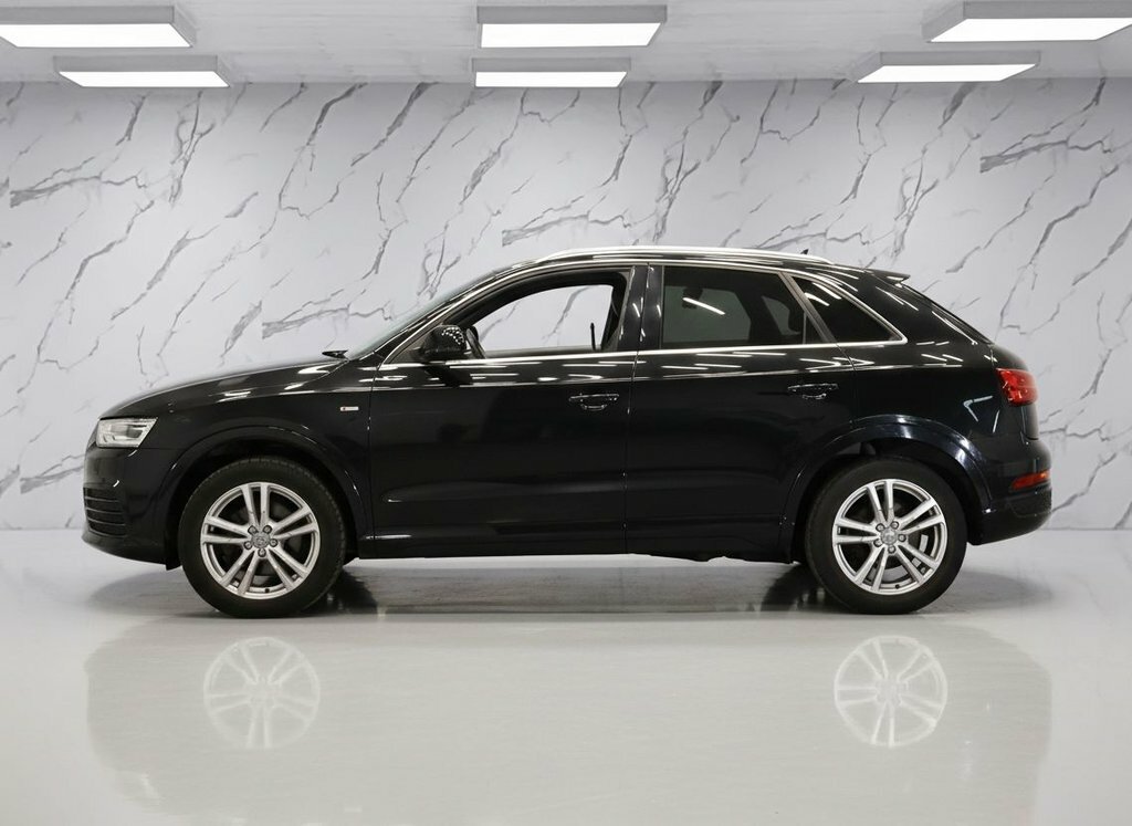 Audi Q3 1.4L S Line Black #4