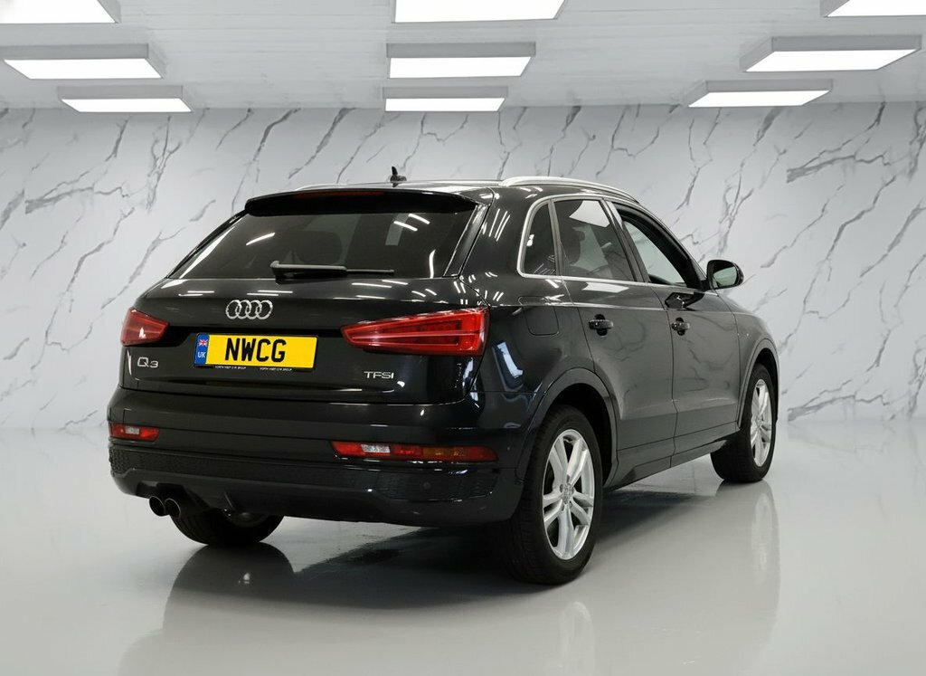 Audi Q3 1.4L S Line Black #6