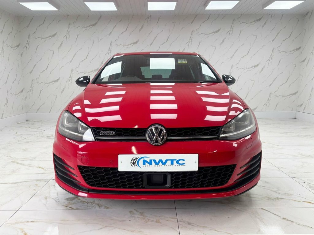 Volkswagen Golf 2L Gtd GF15NVS Red #3