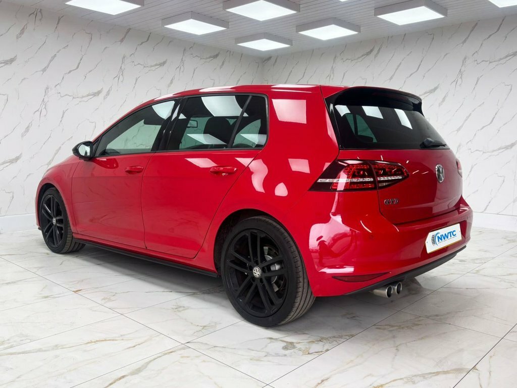 Volkswagen Golf 2L Gtd GF15NVS Red #6