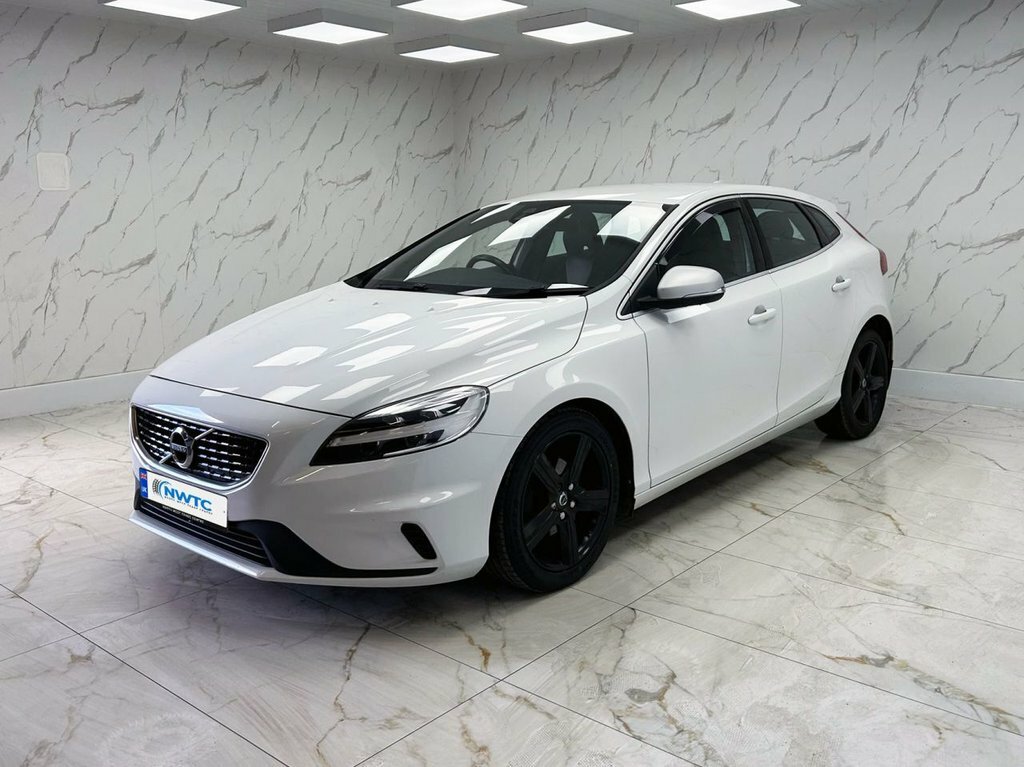Volvo V40 2L R-design SB67ONK White #5