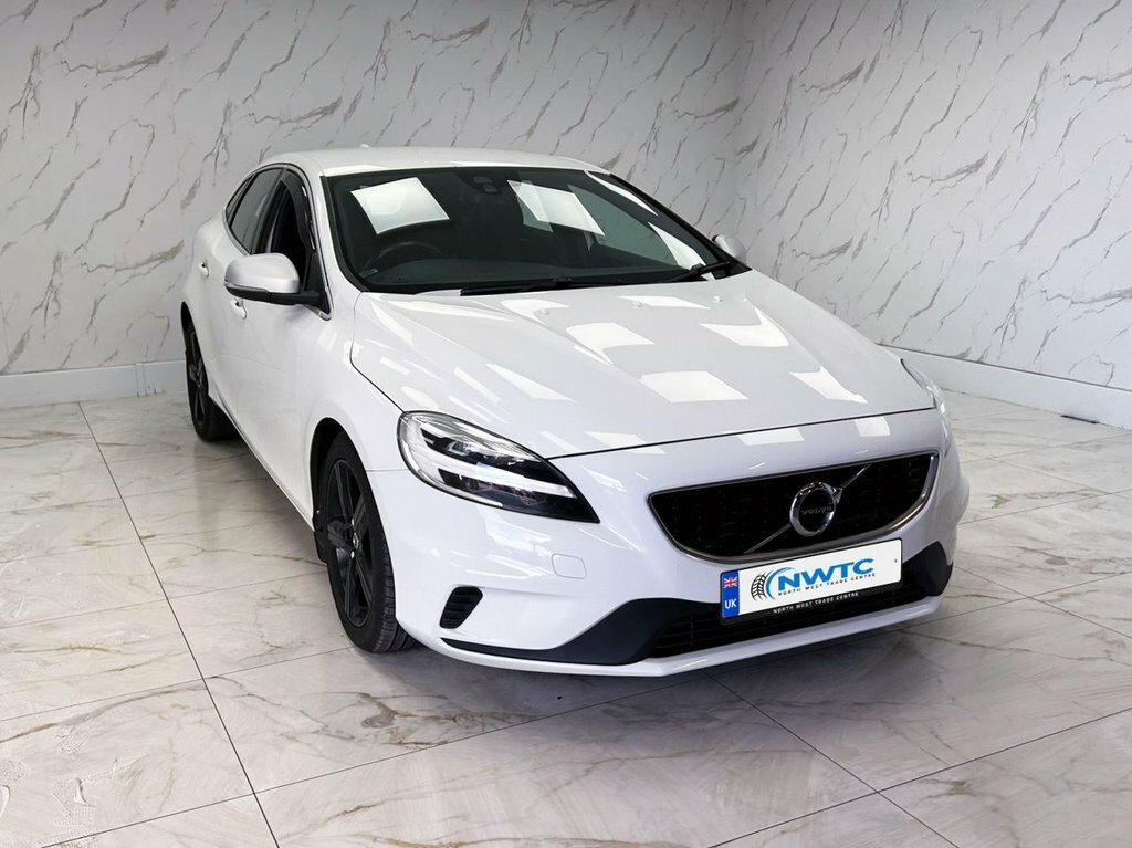 Volvo V40 2L R-design SB67ONK White #2