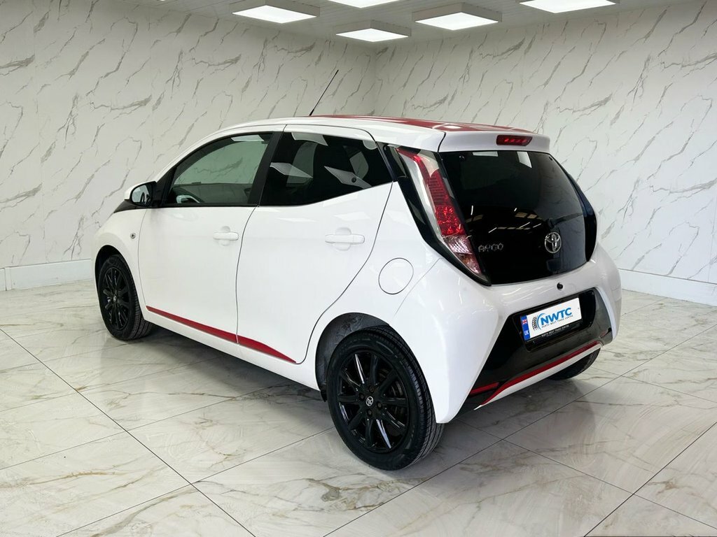 Toyota Aygo 1L X-press NL18OVV White #6