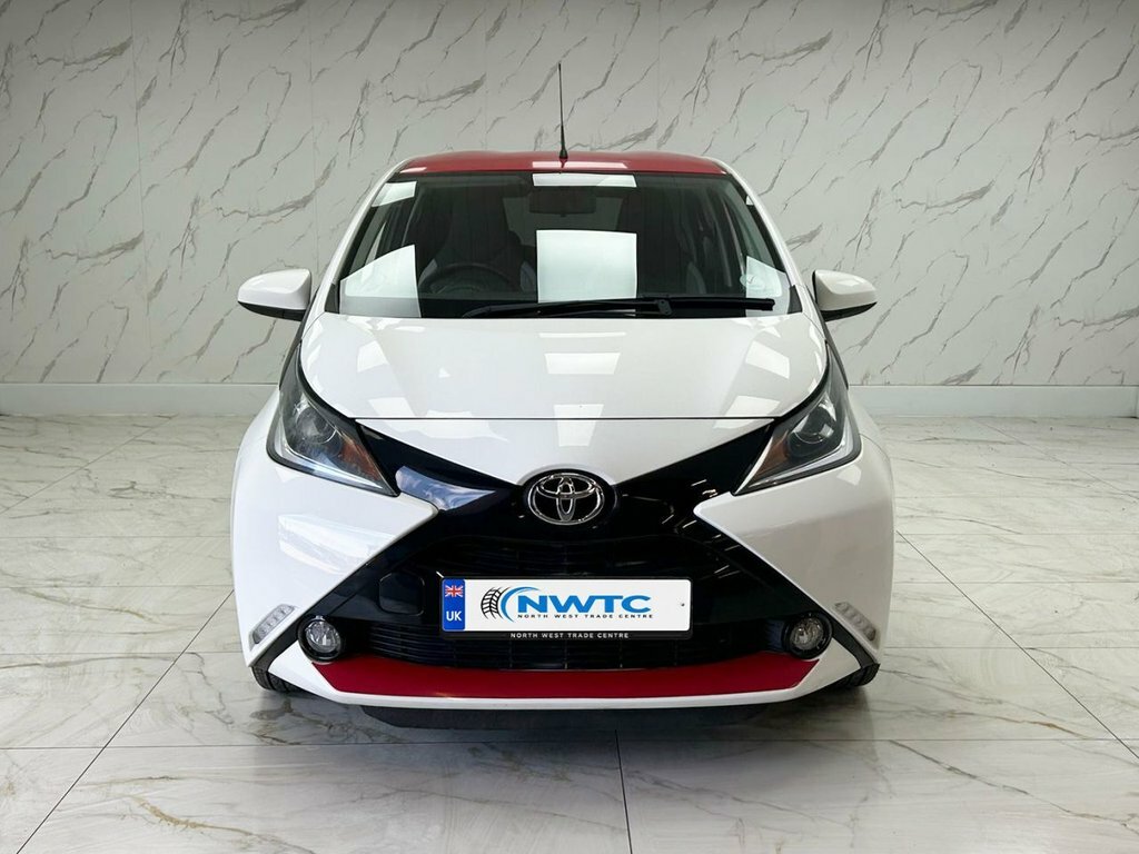 Toyota Aygo 1L X-press NL18OVV White #3