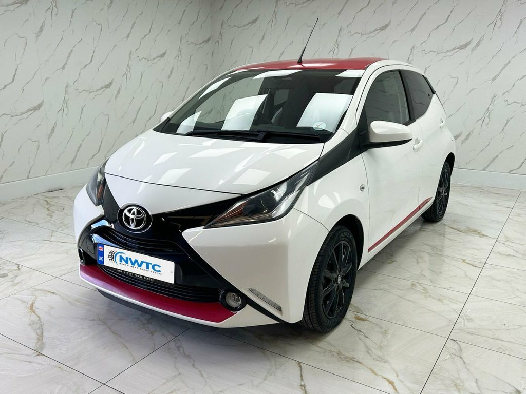 Toyota Aygo 1L X-press NL18OVV White #4