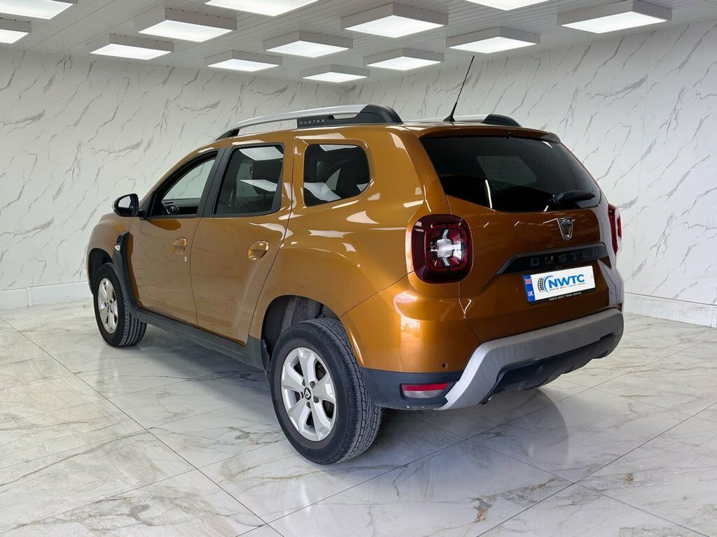 Dacia Duster 1.6L Comfort YV68HHD Orange #6