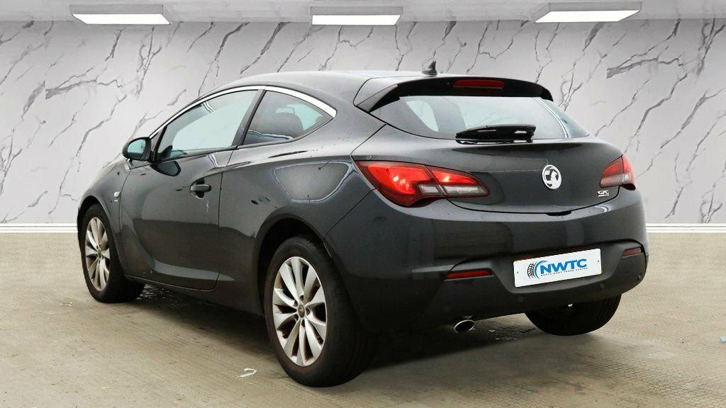 Vauxhall Astra GTC 2L Sri Black #3