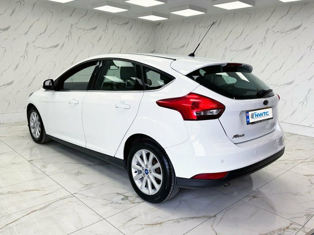Ford Focus 1L Titanium BL65NZX White #6