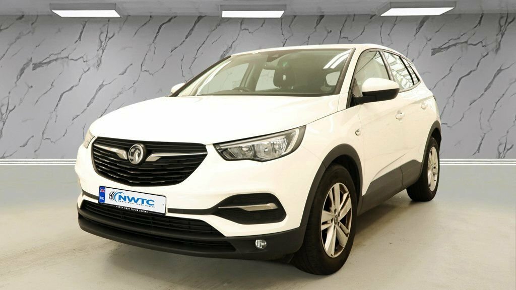 Vauxhall Grandland X 1.2L Se YE68KBV White #2