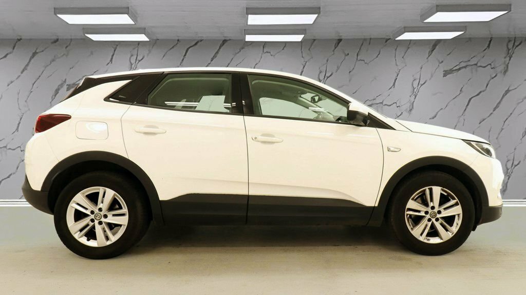 Vauxhall Grandland X 1.2L Se YE68KBV White #5