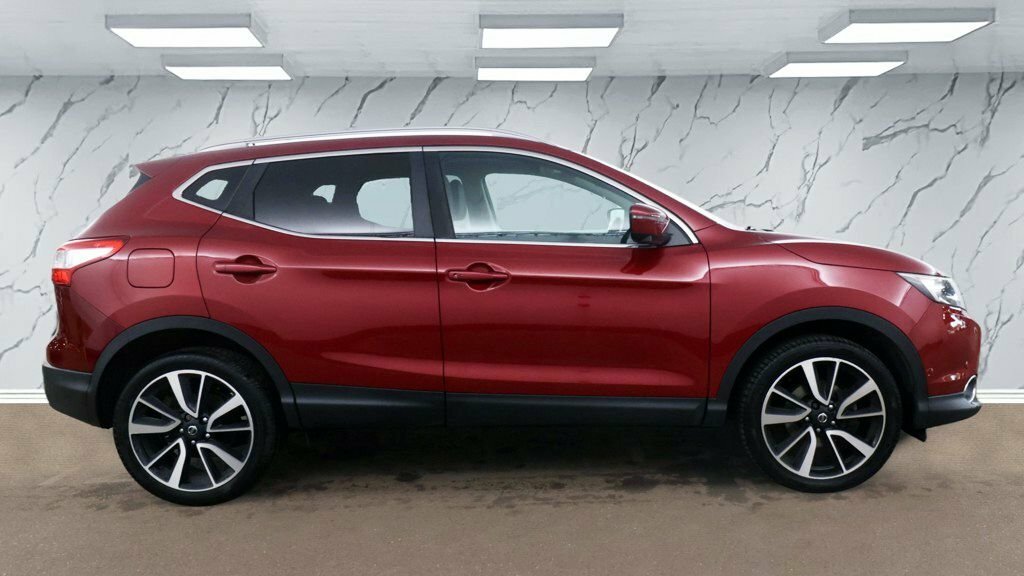 Nissan Qashqai 1.2L Tekna PE15VCA Red #5
