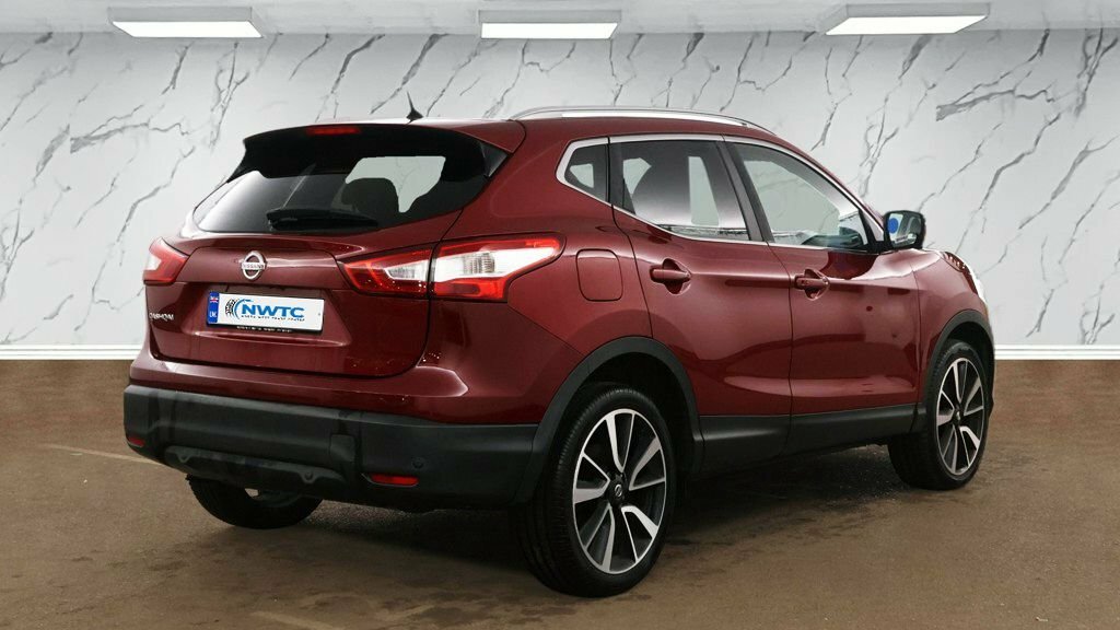 Nissan Qashqai 1.2L Tekna PE15VCA Red #4