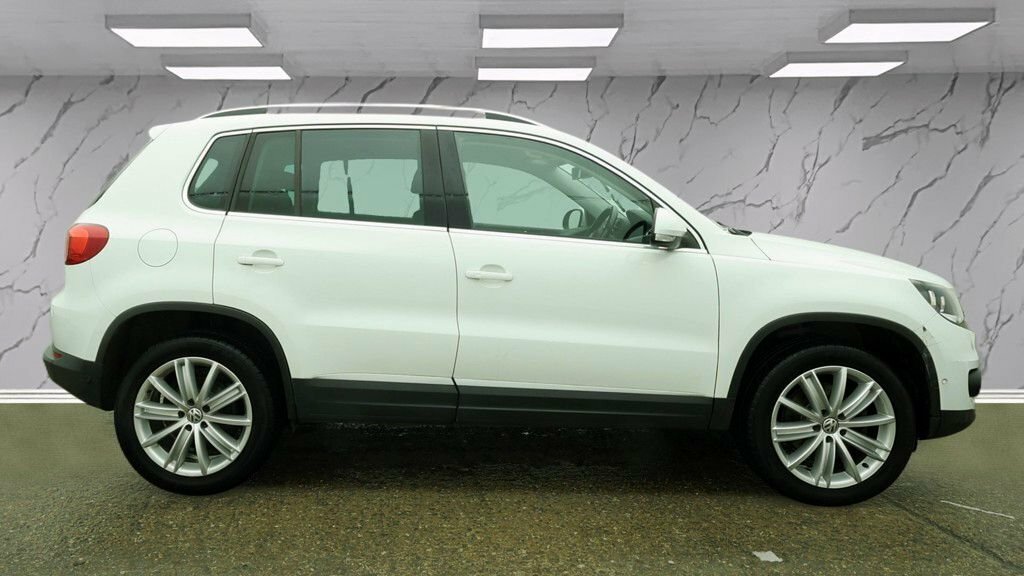 Volkswagen Tiguan 2L Match Edition WG65WZN White #5