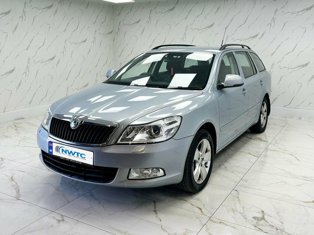 Skoda Octavia 1.6L Elegance Blue #4