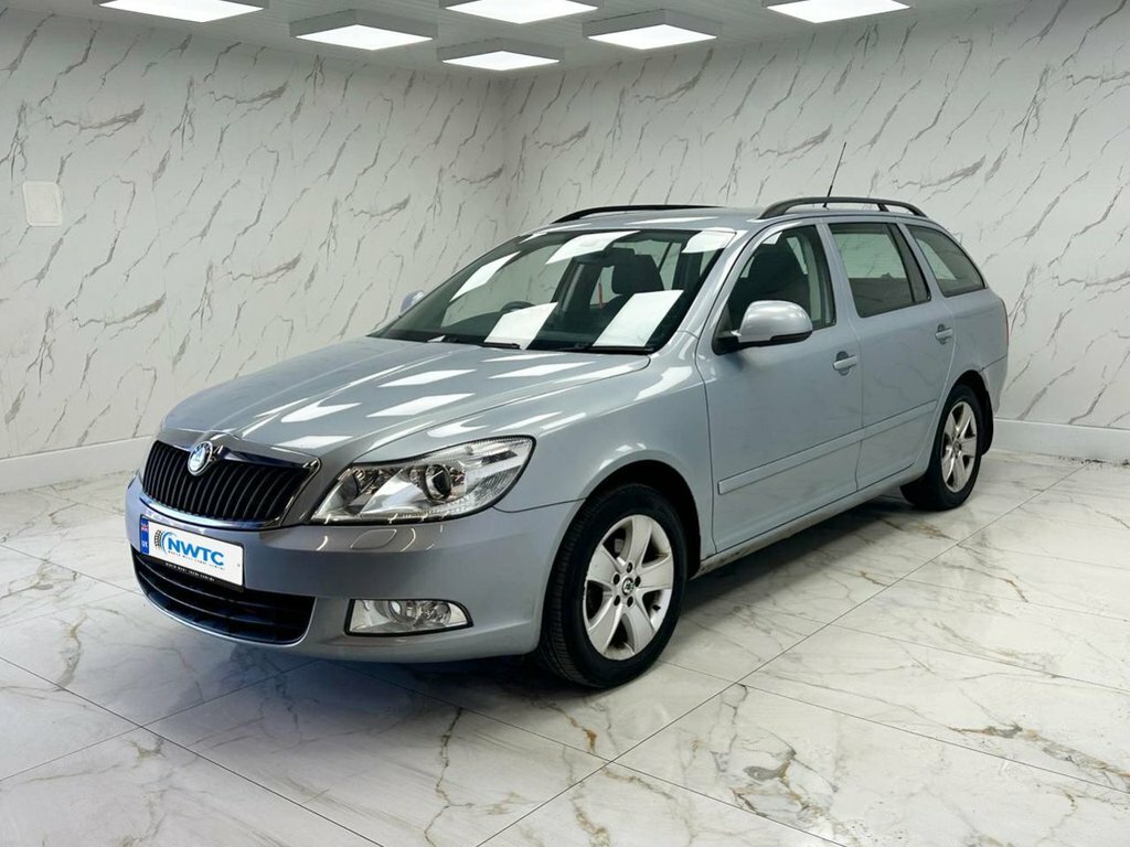 Skoda Octavia 1.6L Elegance Blue #5