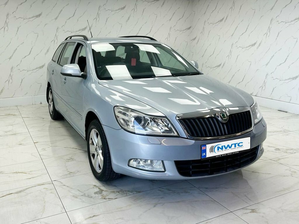 Skoda Octavia 1.6L Elegance Blue #2