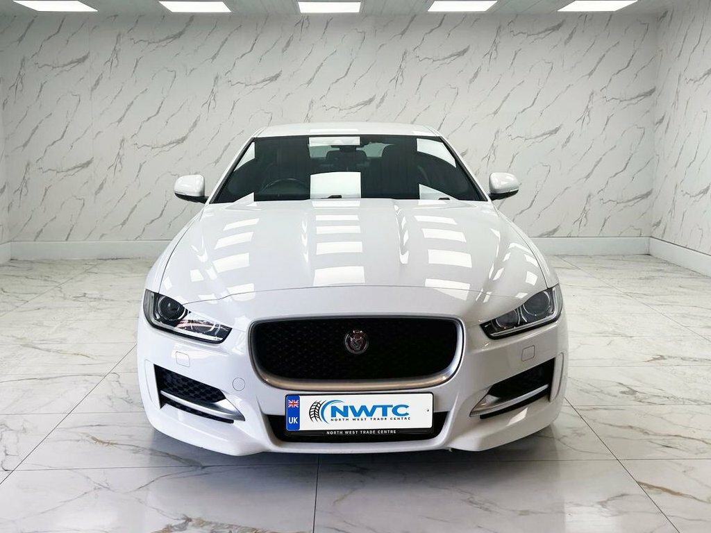 Jaguar XE 2L R-sport MF16HJY White #3