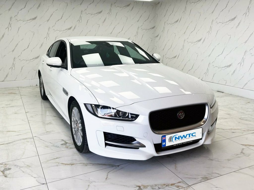 Jaguar XE 2L R-sport MF16HJY White #2