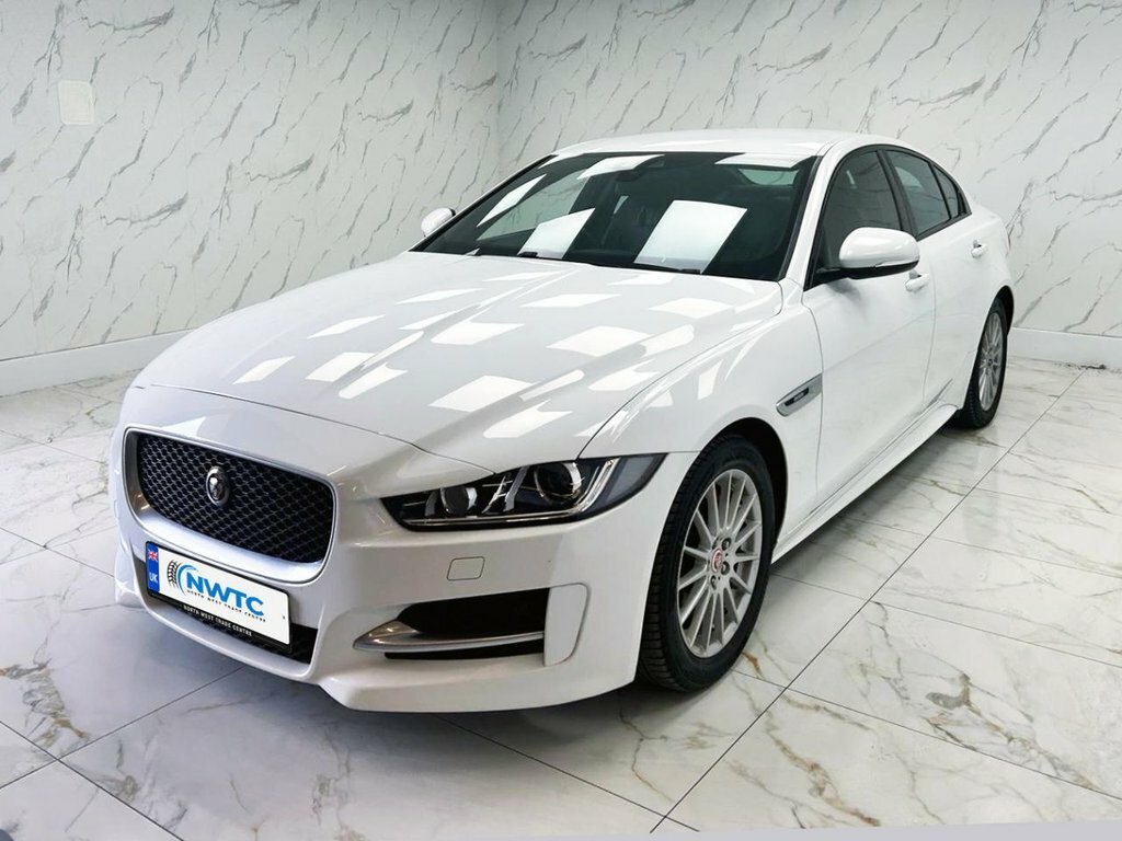 Jaguar XE 2L R-sport MF16HJY White #4