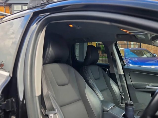 Volvo XC60 2.0 D4 Se Nav Suv Euro 6 S S FM65OEY Black #2