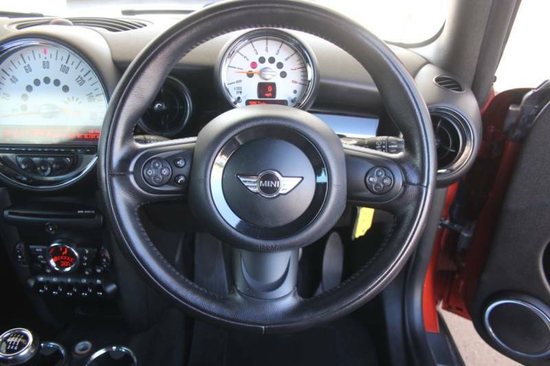Mini Hatch 1.6 Cooper - 2012 12 GY12FLK Orange #3