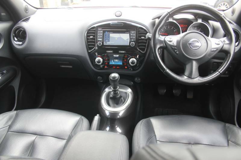 Nissan Juke 1.2 Dig-t Tekna YH17CVG Red #2