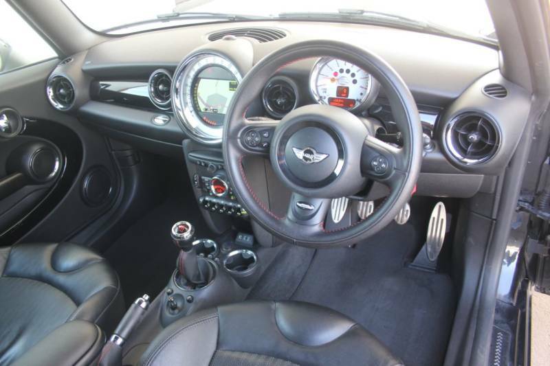 Mini Hatch 1.6 Cooper S - 2013 63 YC63GJZ Black #2