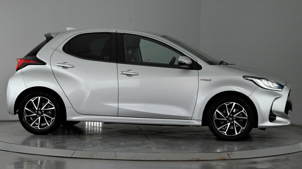 Toyota Yaris 1.5 Vvt-h Design E-cvt Euro 6 Ss MM21XYE Silver #3