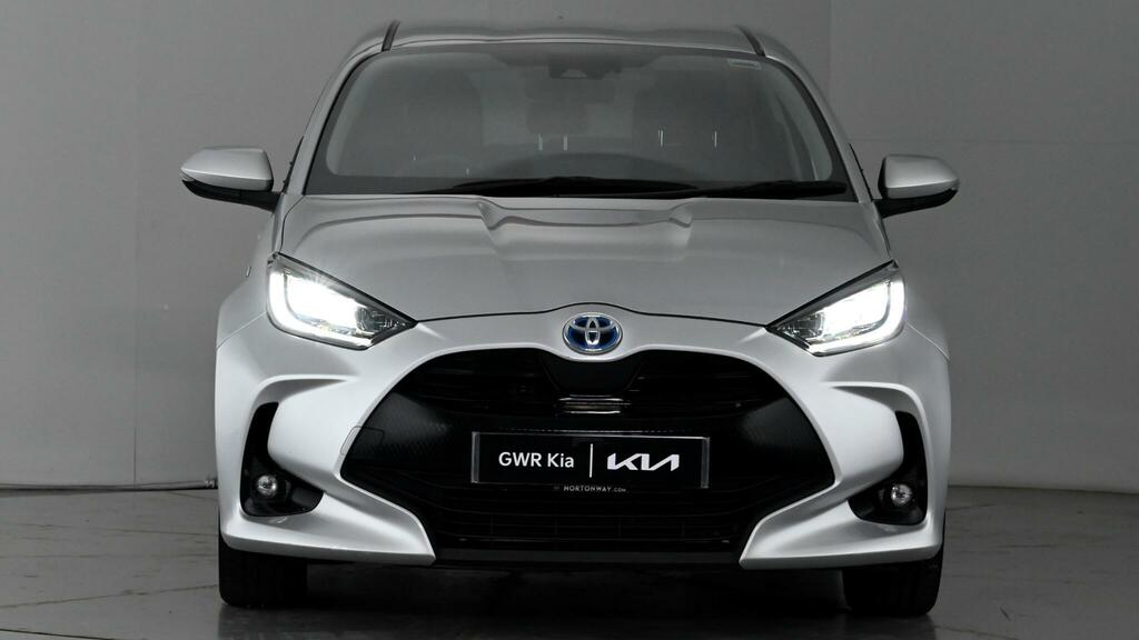 Toyota Yaris 1.5 Vvt-h Design E-cvt Euro 6 Ss MM21XYE Silver #2