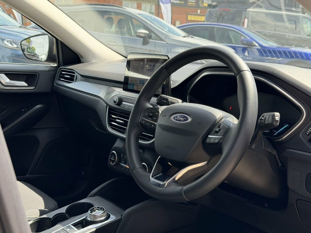 Ford Focus 1L Titanium Silver #2