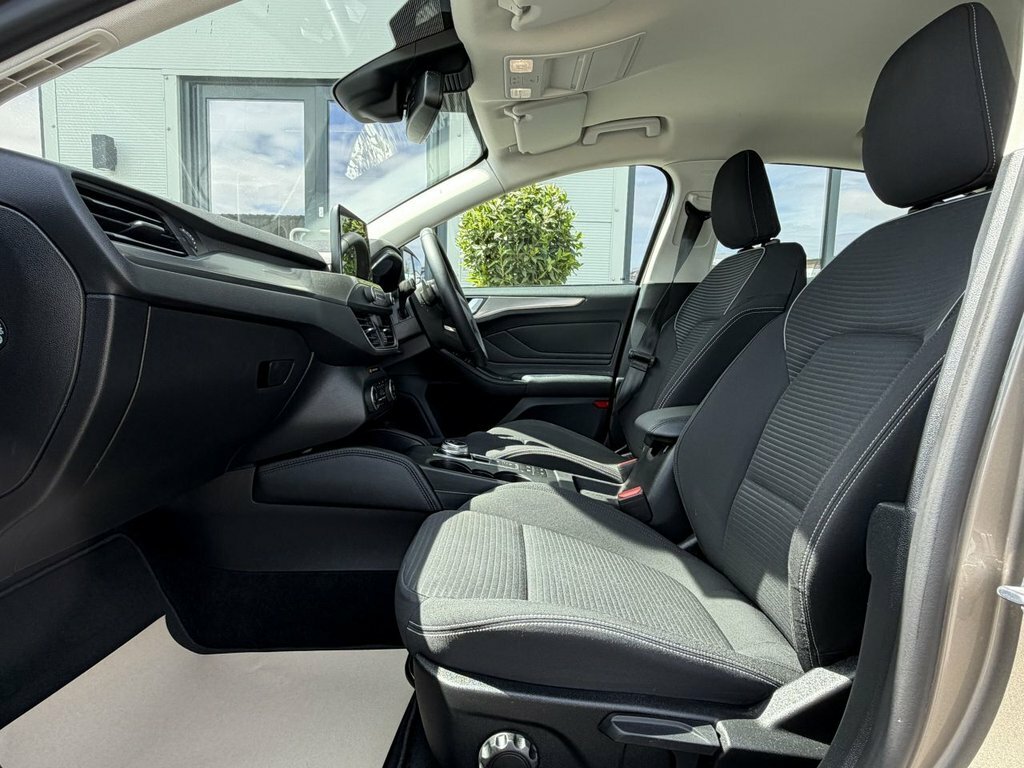Ford Focus 1L Titanium Silver #3