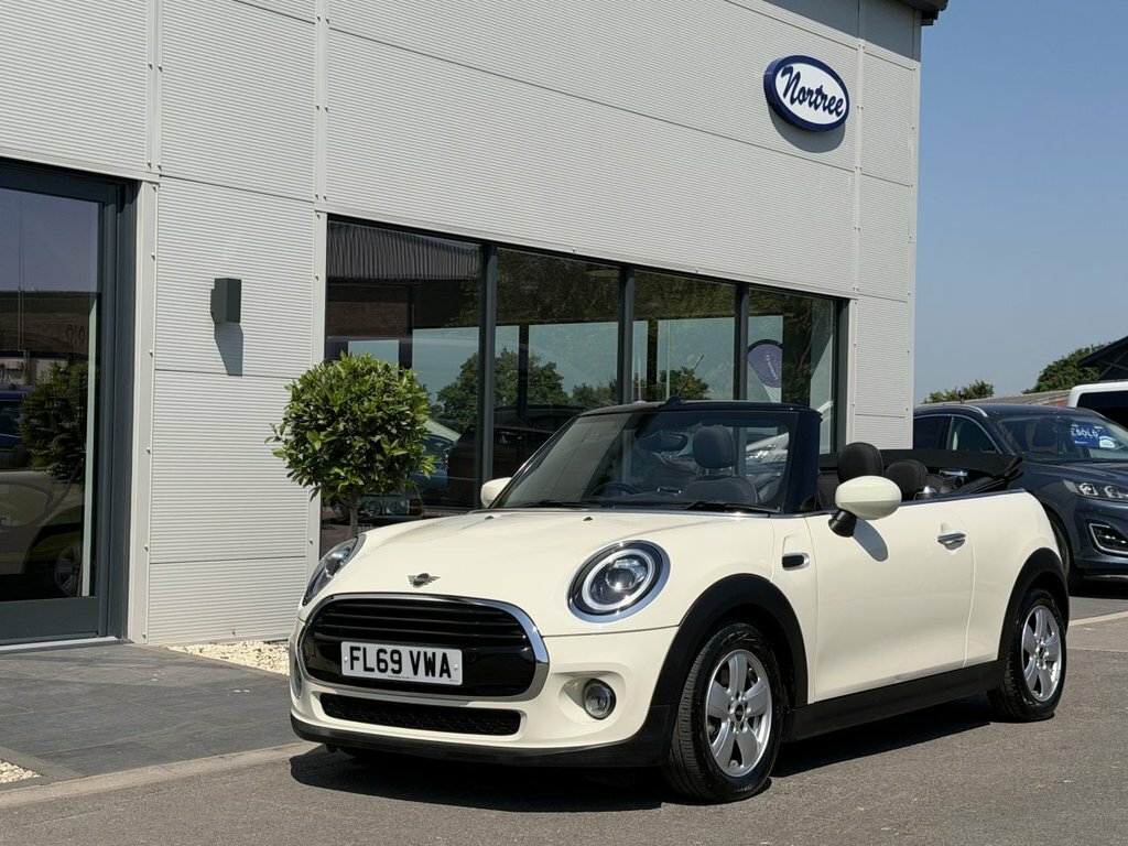 Mini Convertible 1.5L Cooper Classic FL69VWA White