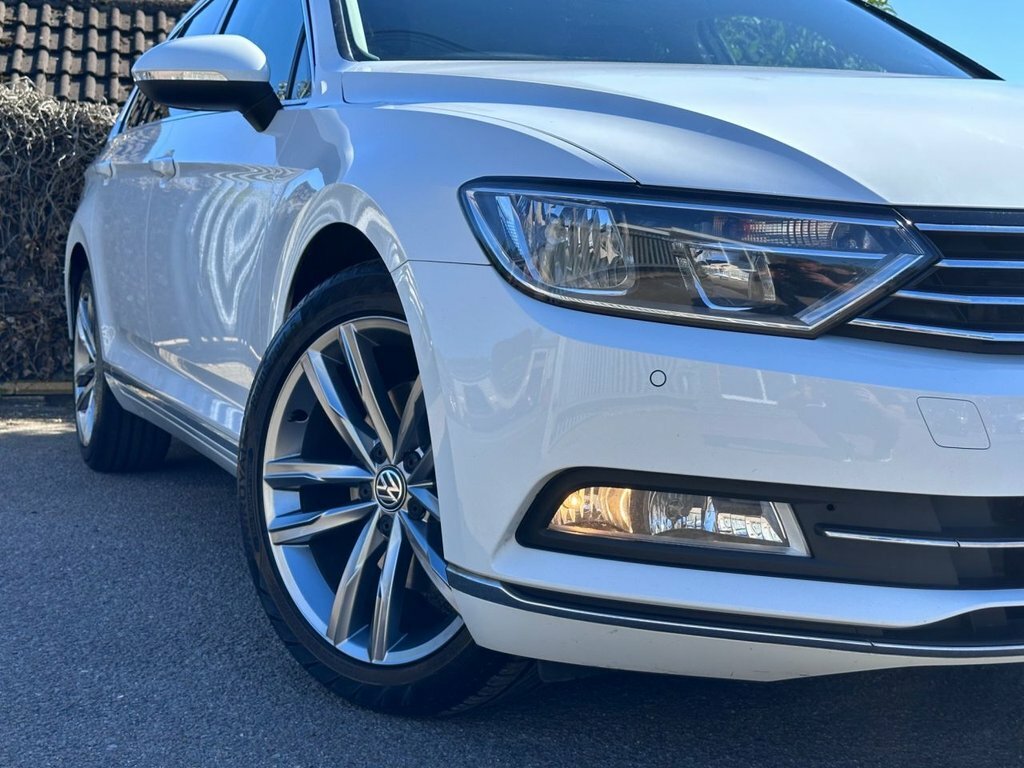 Volkswagen Passat 2L Gt BP64WSJ White #5