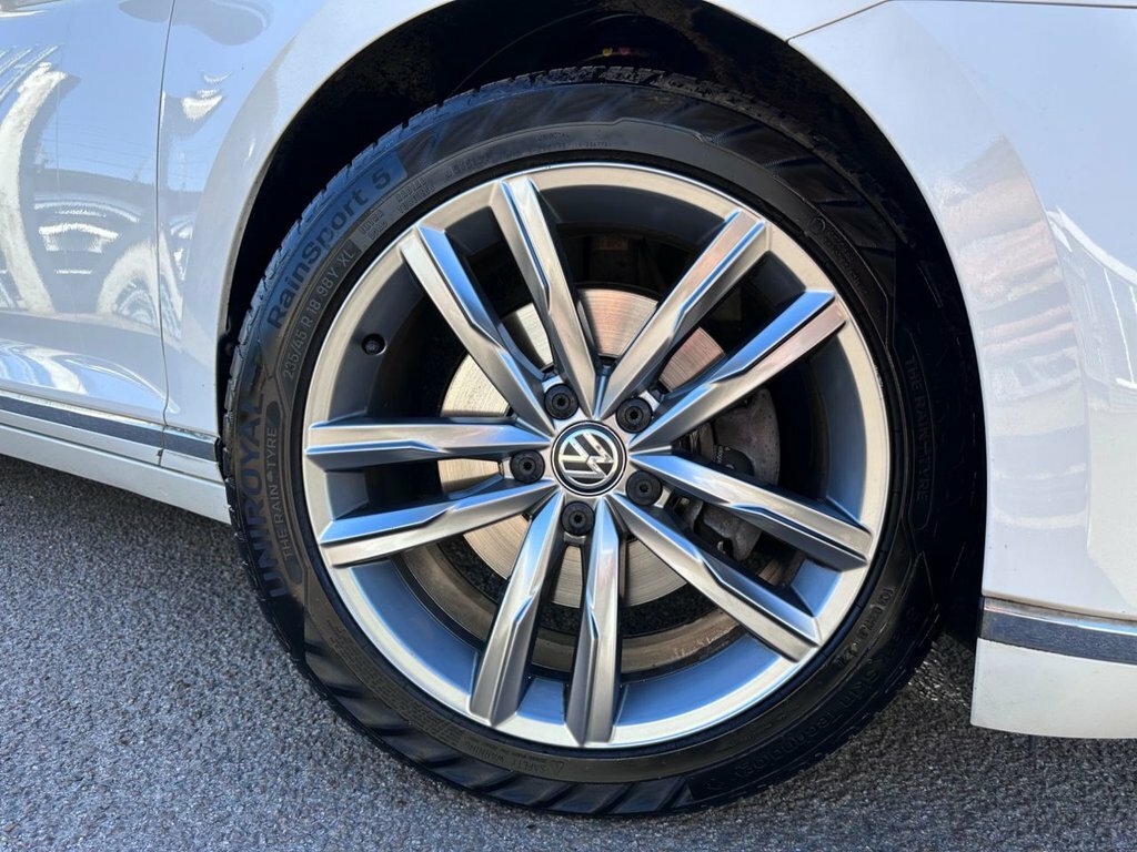Volkswagen Passat 2L Gt BP64WSJ White #6
