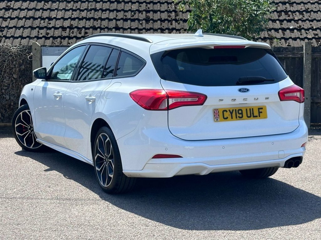 Ford Focus 1.5L St-line X CY19ULF White #3