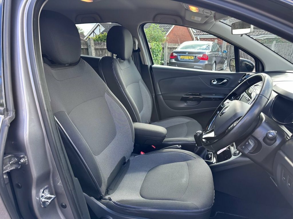 Renault Captur 1.5L Dynamique S Nav Grey #3