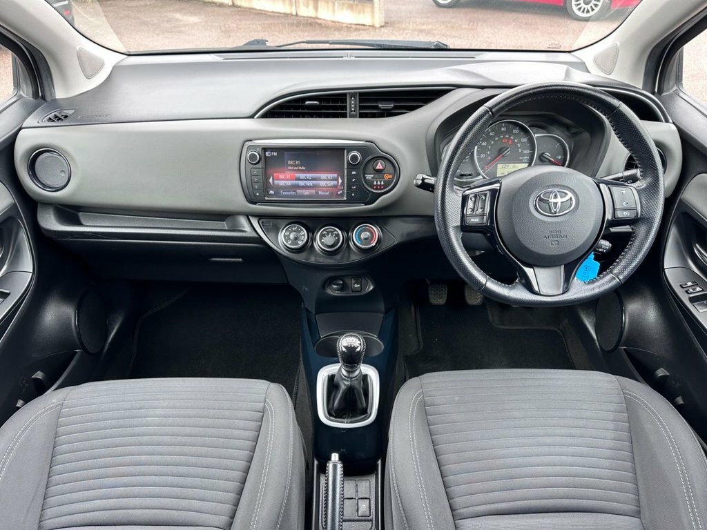 Toyota Yaris 1.3L Design SJ17WEP White #6